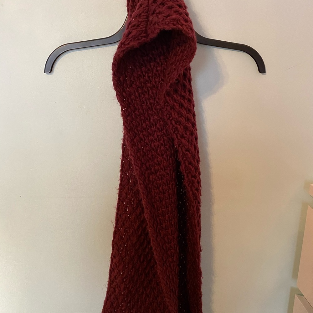 maroon infinity scarf - Picture 3 of 3